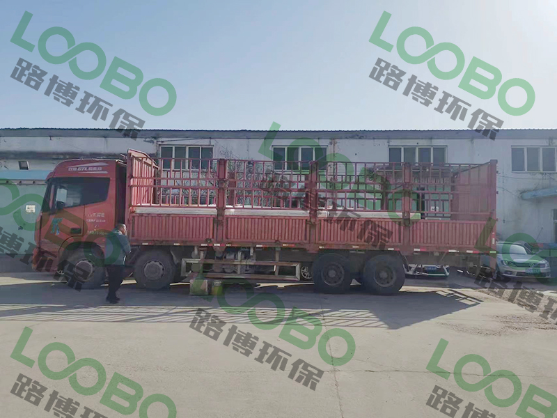打磨除塵工作臺(tái)發(fā)貨了，坐標(biāo)沈陽(yáng)..jpg